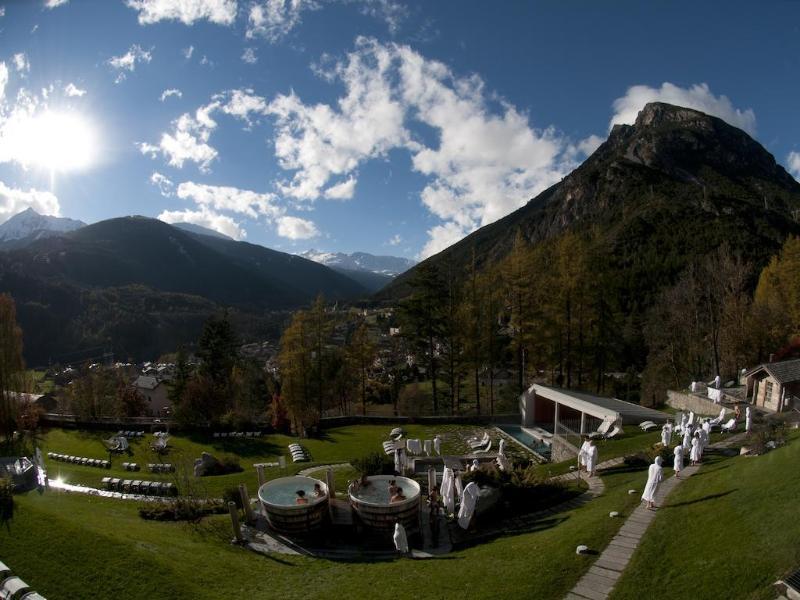 Qc Terme Grand Hotel Bagni Nuovi Bormio Exterior photo